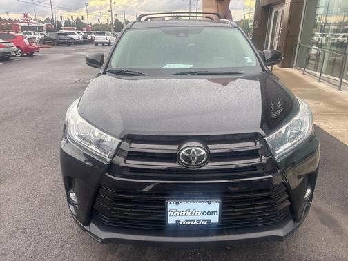 2017 Toyota Highlander SE