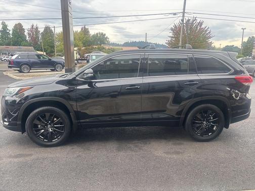 2017 Toyota Highlander SE