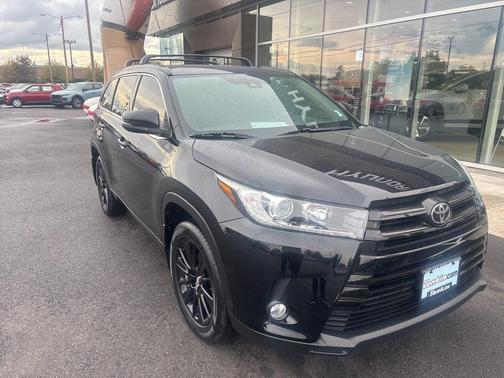 2017 Toyota Highlander SE