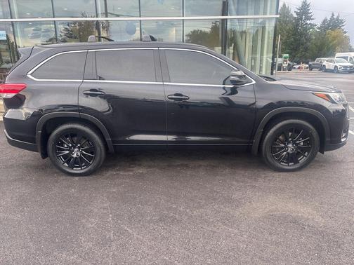 2017 Toyota Highlander SE