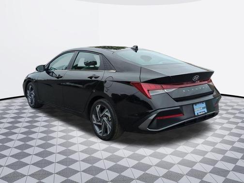 Black 2025 Hyundai ELANTRA SEL Convenience