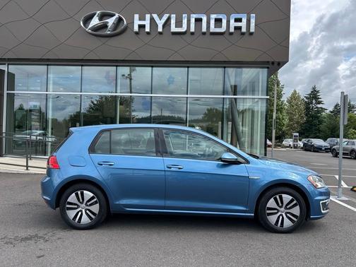 2016 Volkswagen e-Golf SE