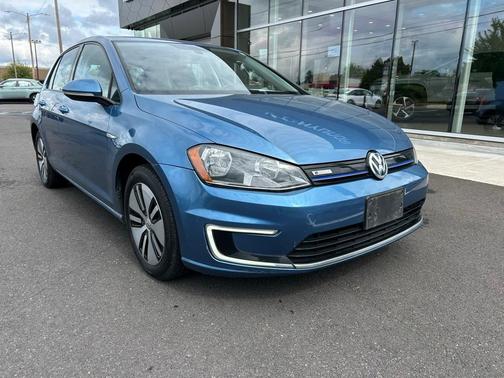 2016 Volkswagen e-Golf SE