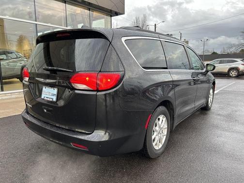 2020 Chrysler Voyager LXI