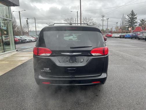 2020 Chrysler Voyager LXI