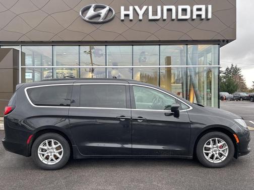 2020 Chrysler Voyager LXI