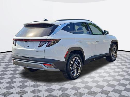 Pearl 2026 Hyundai TUCSON Hybrid Limited