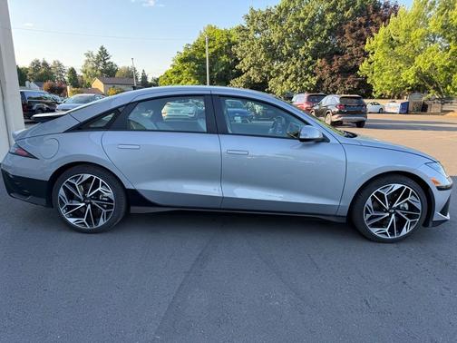 2025 Hyundai IONIQ 6 SEL