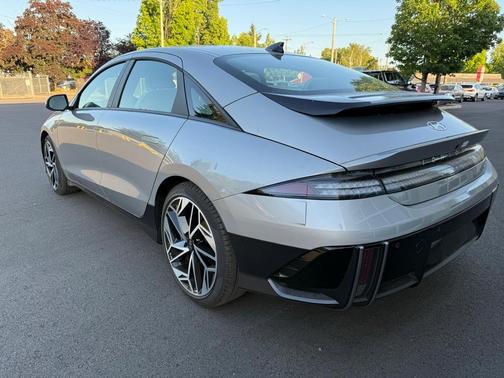 2025 Hyundai IONIQ 6 SEL