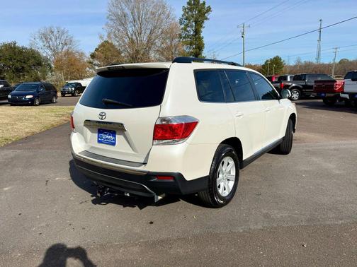 2012 Toyota Highlander SE