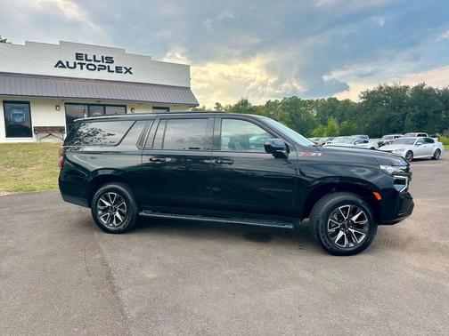 2021 Chevrolet Suburban 4WD Z71