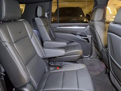 2025 Cadillac Escalade ESV Luxury