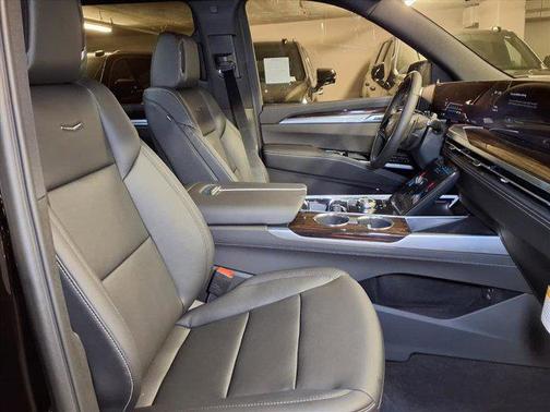 2025 Cadillac Escalade ESV Luxury