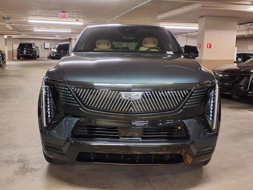 2025 Cadillac Escalade IQ Sport 2