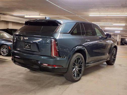 2025 Cadillac Escalade IQ Sport 2