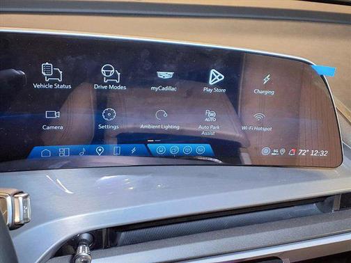 2026 Cadillac VISTIQ Luxury