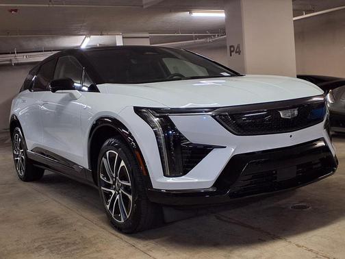 Vibrant White Tricoat 2026 Cadillac OPTIQ Sport