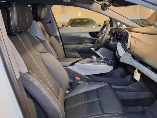 Vibrant White Tricoat 2026 Cadillac OPTIQ Sport