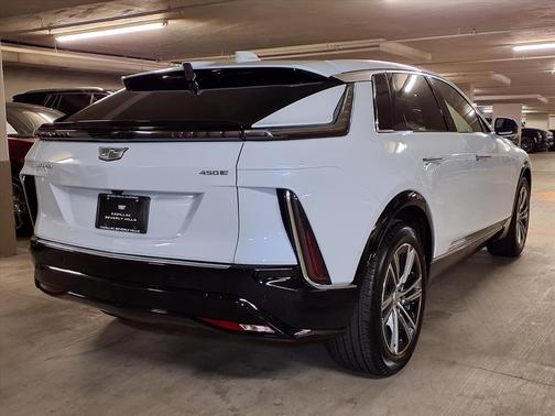 Vibrant White Tricoat 2026 Cadillac LYRIQ Luxury
