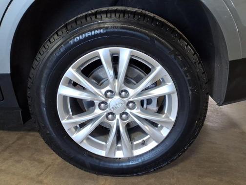 Argent Silver Metallic 2023 Cadillac XT5 Luxury