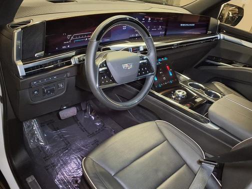 Crystal White Tricoat 2025 Cadillac Escalade Sport
