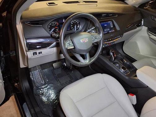 2023 Cadillac XT4 Luxury