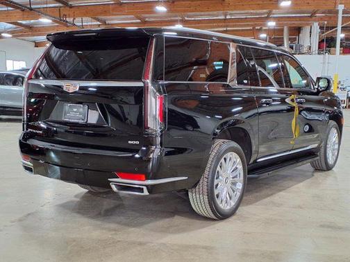 2024 Cadillac Escalade ESV Premium Luxury