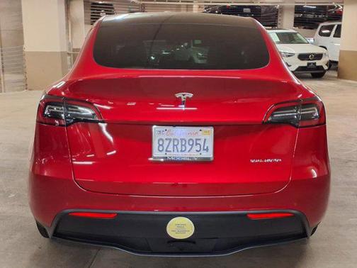 2022 Tesla Model Y Long Range Dual Motor All-Wheel Drive