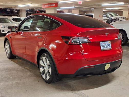 2022 Tesla Model Y Long Range Dual Motor All-Wheel Drive