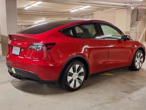 2022 Tesla Model Y Long Range Dual Motor All-Wheel Drive