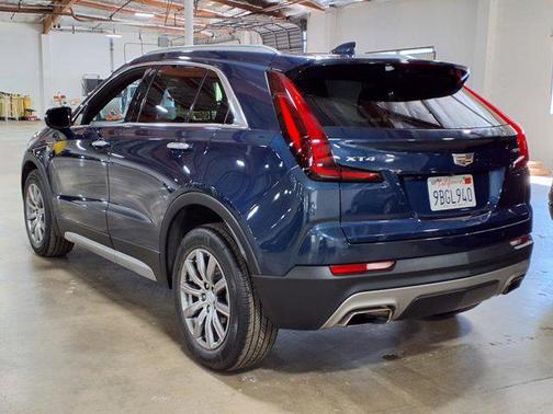 2022 Cadillac XT4 Premium Luxury