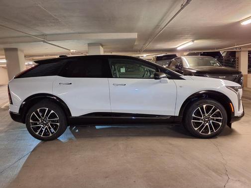 Vibrant White Tricoat 2026 Cadillac OPTIQ Sport