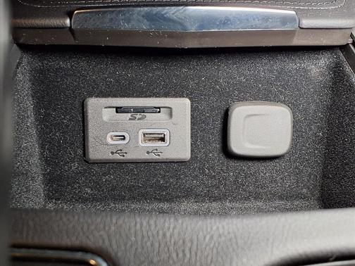 Stellar Black Metallic 2023 Cadillac XT4 Premium Luxury