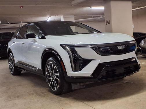 Vibrant White Tricoat 2026 Cadillac OPTIQ Sport