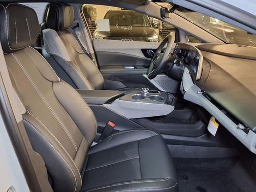 Vibrant White Tricoat 2026 Cadillac OPTIQ Sport