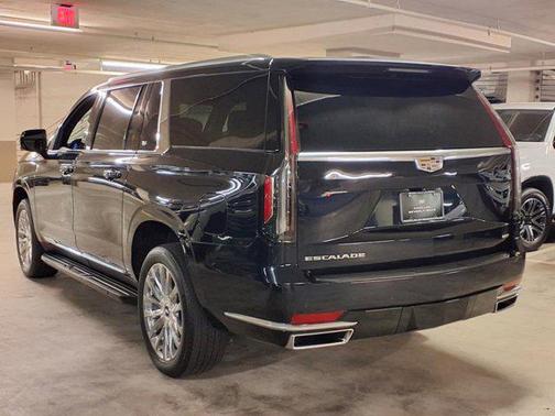 2022 Cadillac Escalade ESV Premium Luxury