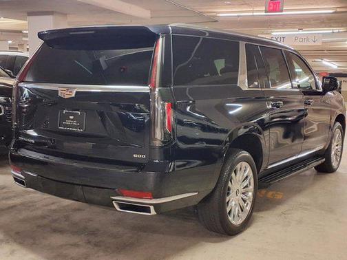 2022 Cadillac Escalade ESV Premium Luxury