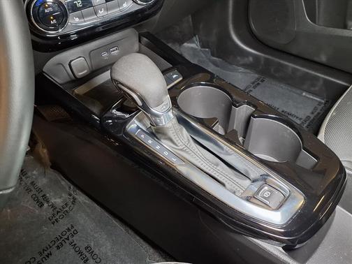 Sterling Gray Metallic 2024 Chevrolet Trax FWD ACTIV