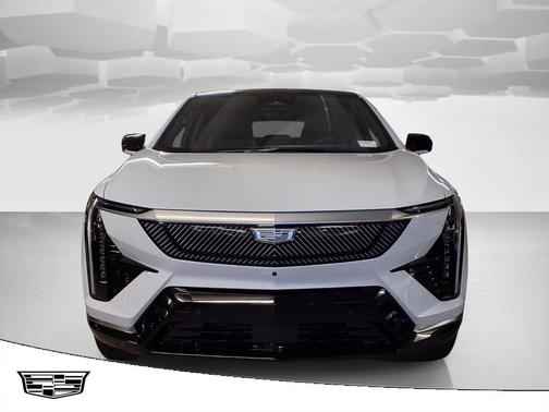 Vibrant White Tricoat 2026 Cadillac OPTIQ Luxury