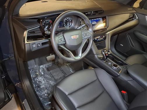 2025 Cadillac XT6 Luxury FWD