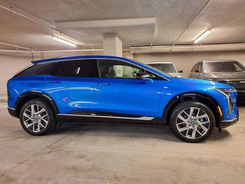 2025 Cadillac OPTIQ Luxury 2 AWD