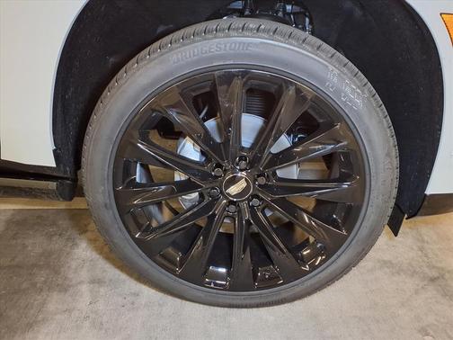 Vibrant White Tricoat 2026 Cadillac Escalade Sport Platinum