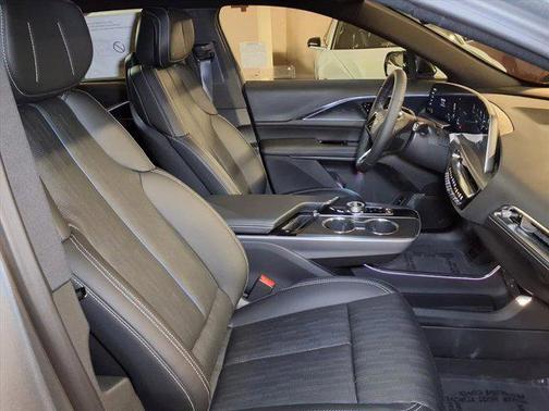 2025 Cadillac LYRIQ Sport