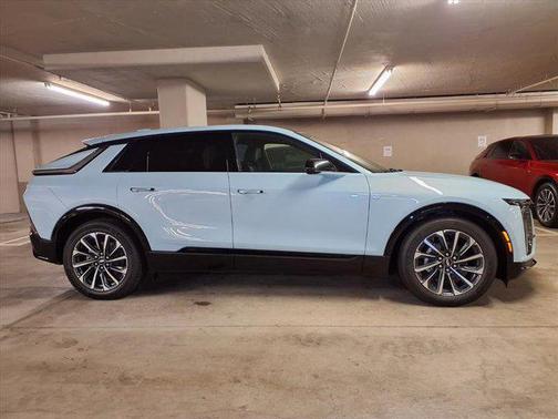 2025 Cadillac LYRIQ Sport