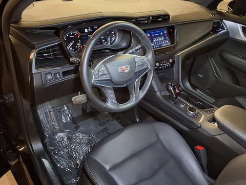 Stellar Black Metallic 2024 Cadillac XT5 Premium Luxury