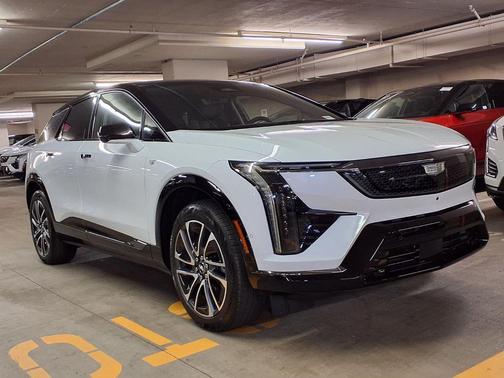 Vibrant White Tricoat 2026 Cadillac OPTIQ Sport