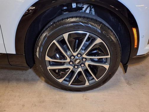 Vibrant White Tricoat 2026 Cadillac OPTIQ Sport