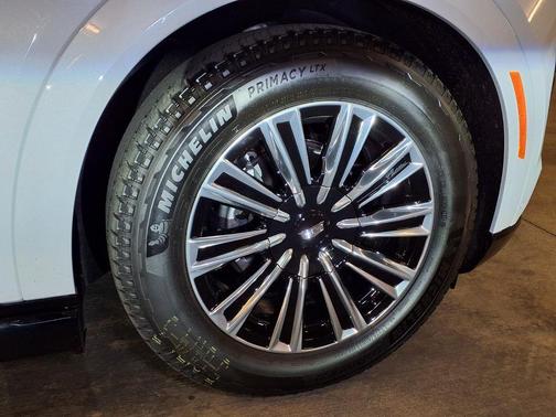 Vibrant White Tricoat 2026 Cadillac Escalade IQ Sport