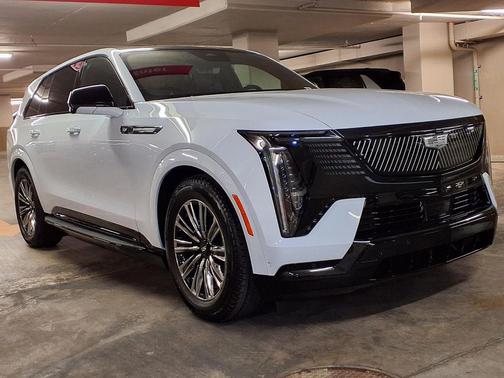 Vibrant White Tricoat 2026 Cadillac Escalade IQ Sport