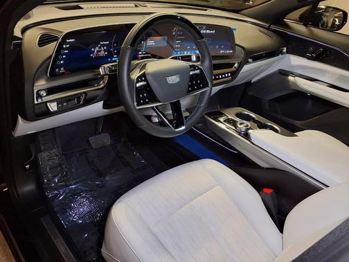 Stellar Black Metallic 2024 Cadillac LYRIQ Luxury
